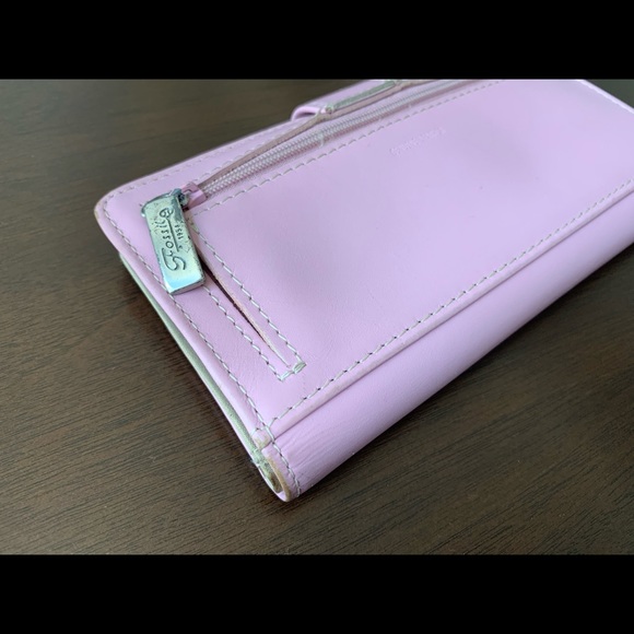Fossil leather wallet with button closure in pink - Picture 3 of 7